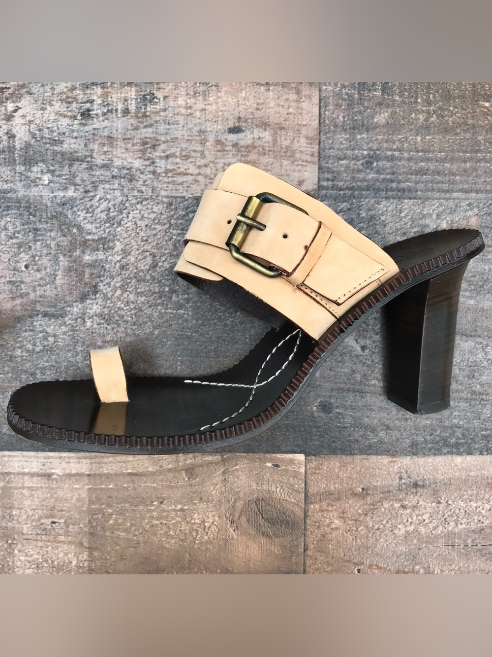 MICHAEL KORS 7 Suede Buckle Toe Loop Stacked Heel Embossed Leather Mule Sandals - Picture 6 of 16